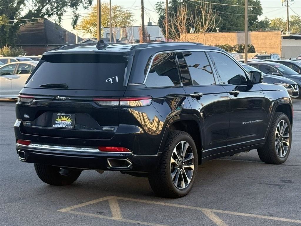 Used 2023 Jeep Grand Cherokee Overland AWD/4WD image 7