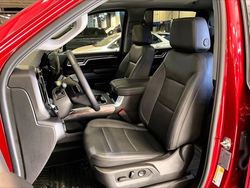 Used 2025 Chevrolet Silverado 2500 LTZ w/ LTZ Premium Package image 10