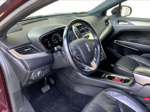 Used 2018 Lincoln MKC Select w/ Select Plus Package AWD/4WD image 18