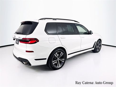 Used 2026 BMW X7 xDrive40i w/ Executive Package image 7