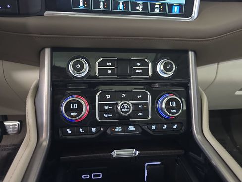 Used 2024 GMC Yukon XL Denali w/ Max Trailering Package RWD image 25