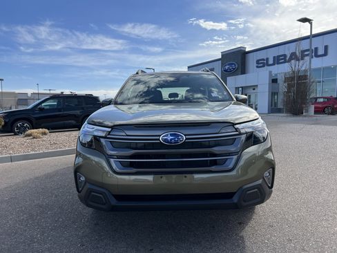 Used 2025 Subaru Forester Premium AWD/4WD image 16