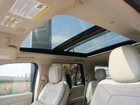 Used 2019 Lincoln Navigator Reserve w/ Cargo Package image 11