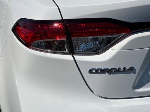 Used 2024 Toyota Corolla LE w/ LE Convenience Package image 12