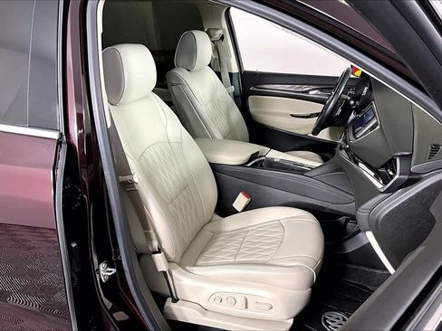 Certified 2022 Buick Enclave Avenir w/ Avenir Technology Package image 8