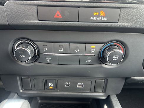 Used 2022 Nissan Frontier SV w/ Technology Package image 22