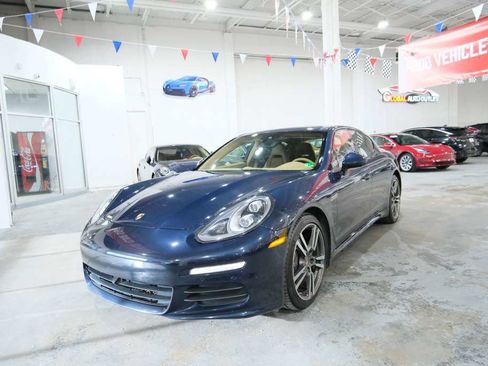 Used 2014 Porsche Panamera 4 image 4
