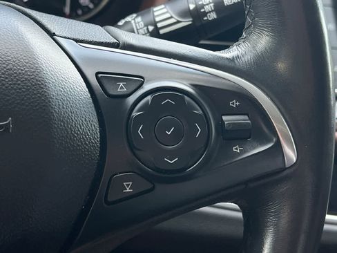 Used 2018 Buick Enclave Avenir w/ Avenir Technology Package AWD/4WD image 32