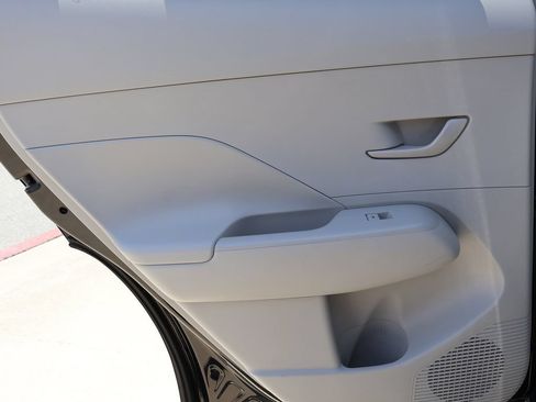 Used 2025 Hyundai Kona SEL AWD/4WD image 16