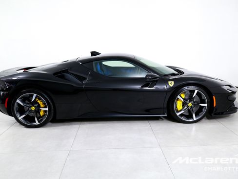 Used 2023 Ferrari SF90 Stradale AWD/4WD image 8