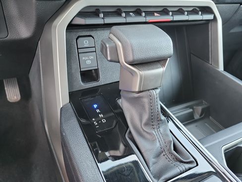Used 2023 Toyota Tundra SR5 w/ SR5 Convenience Package AWD/4WD image 18