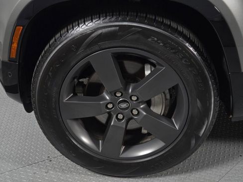 Used 2024 Land Rover Defender 110 X-Dynamic SE AWD/4WD image 9