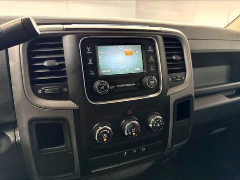 Used 2015 RAM 2500 Tradesman w/ Chrome Appearance Group RWD image 9