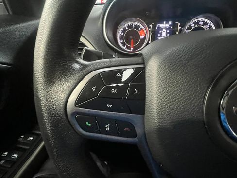 Used 2020 Jeep Cherokee Latitude AWD/4WD image 19