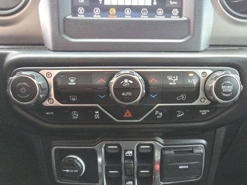 Used 2020 Jeep Wrangler Unlimited Sport image 22