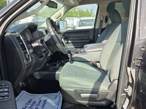 Used 2016 RAM 2500 Tradesman w/ Chrome Appearance Group image 9