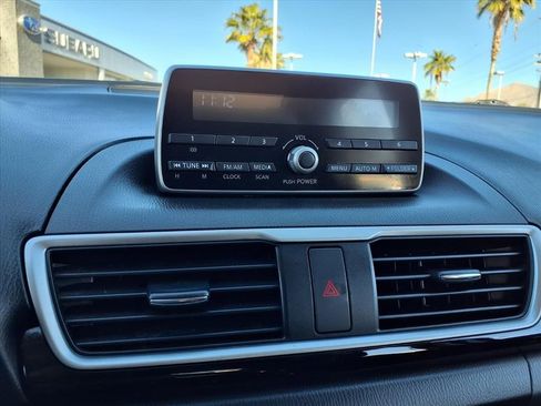 Used 2015 MAZDA MAZDA3 i SV image 3