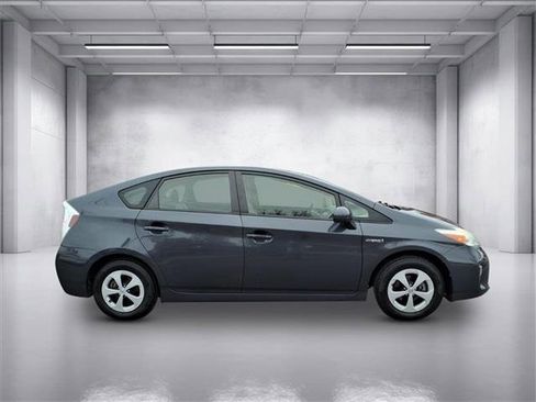 Used 2013 Toyota Prius Four image 2