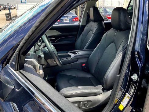 Used 2024 Toyota Grand Highlander FWD image 8