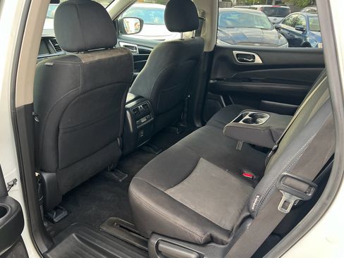 Used 2018 Nissan Pathfinder S image 34