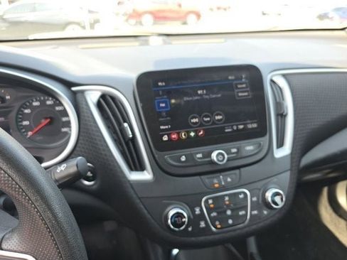 Used 2024 Chevrolet Malibu LT FWD image 13