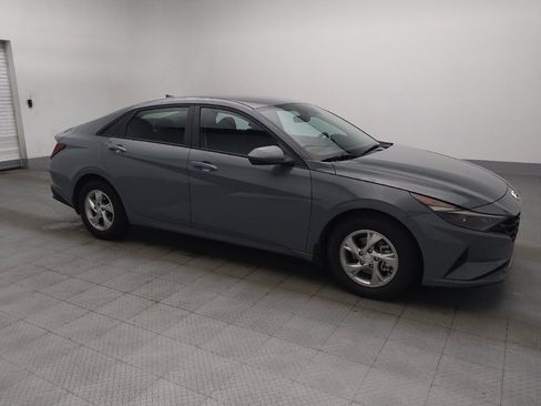 Used 2023 Hyundai Elantra SE FWD image 11