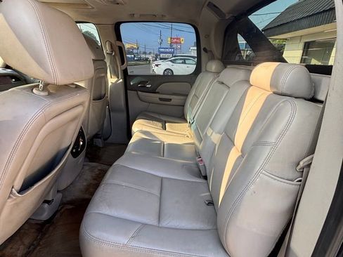 Used 2007 Chevrolet Avalanche LT w/ LT Preferred Equipment Group image 10