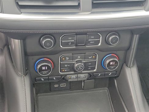 Used 2021 Chevrolet Tahoe Z71 image 30