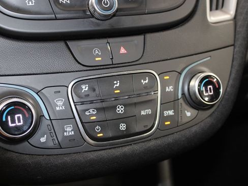 Used 2025 Chevrolet Malibu LT FWD image 42