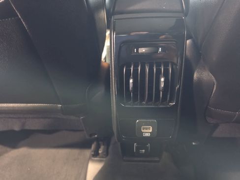 Used 2022 Jeep Compass Limited AWD/4WD image 15