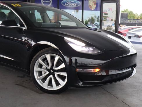 Used 2018 Tesla Model 3 Long Range RWD image 2
