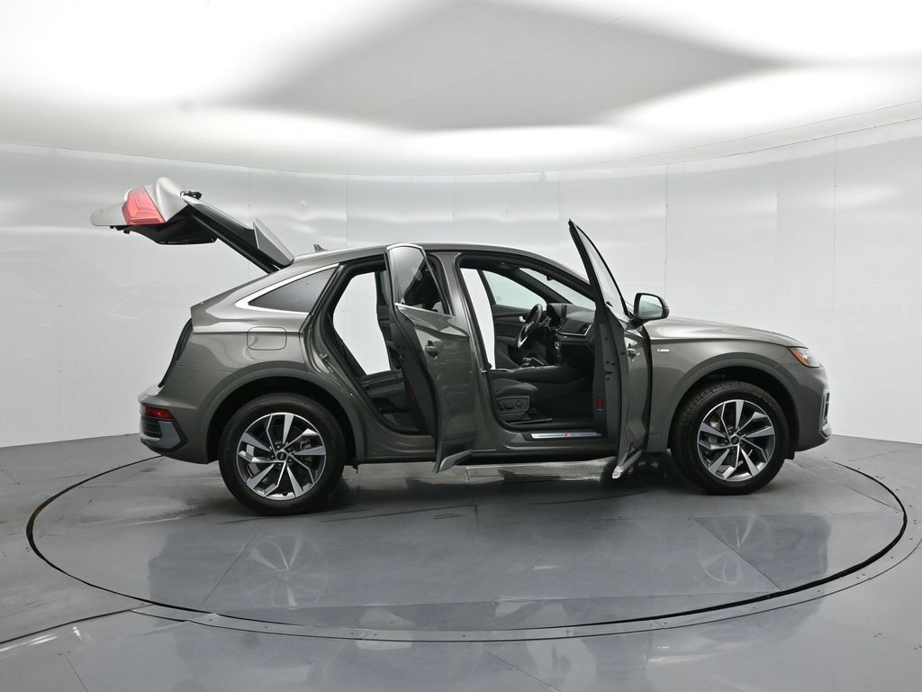Used 2023 Audi Q5 2.0T Premium w/ Convenience Package AWD/4WD image 5