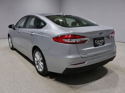 Used 2020 Ford Fusion SE image 17