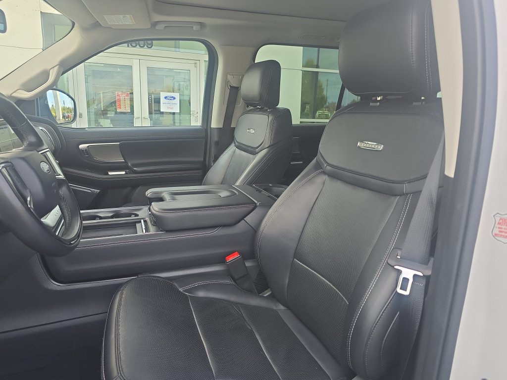 Used 2025 Ford Expedition Max Platinum AWD/4WD image 34
