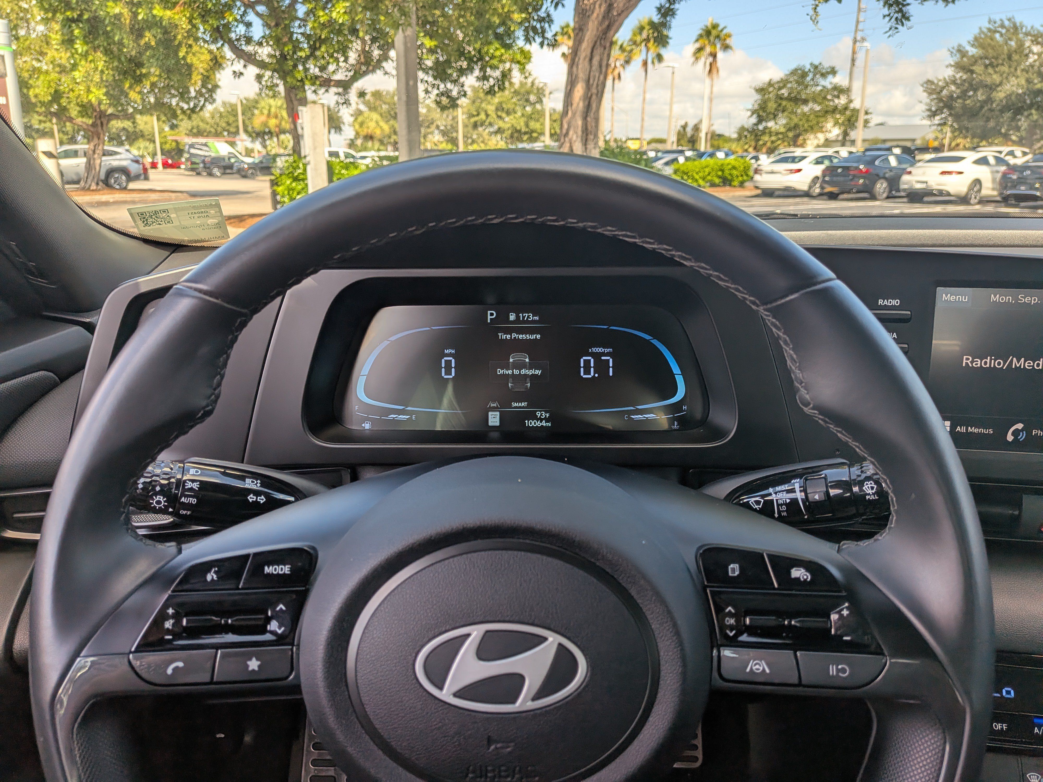 Used 2025 Hyundai Elantra Sport FWD image 26