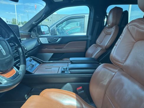 Used 2019 Lincoln Navigator L Reserve AWD/4WD image 31