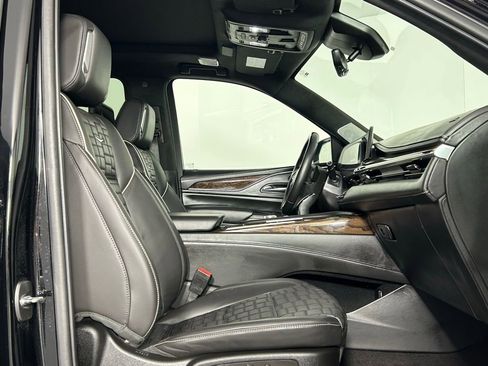 Used 2021 Cadillac Escalade ESV Premium Luxury Platinum image 11