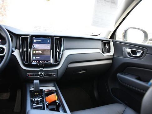 Certified 2025 Volvo XC60 B5 Plus image 16