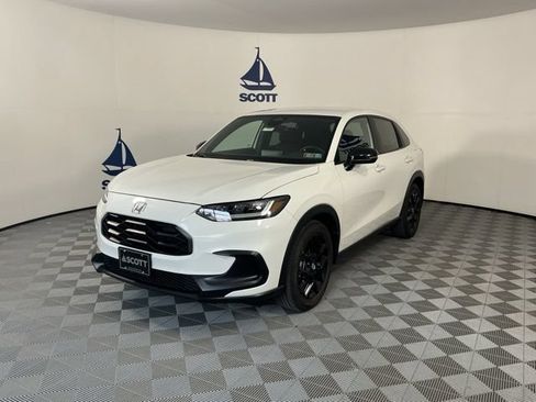 Used 2024 Honda HR-V Sport image 3