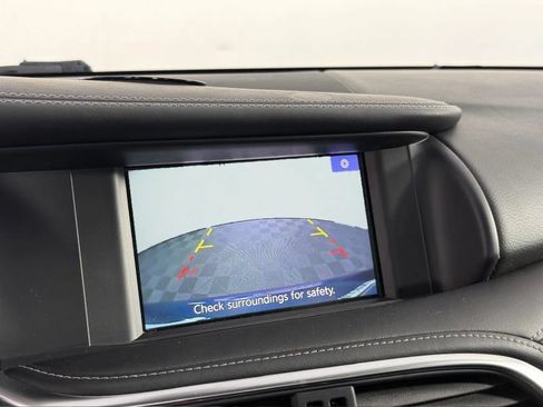 Used 2017 INFINITI QX30 FWD image 39