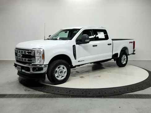 Used 2025 Ford F250 XLT w/ FX4 Off-Road Package AWD/4WD image 5