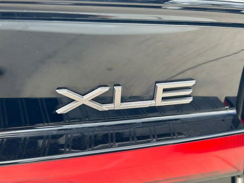 Used 2023 Toyota Prius XLE FWD image 13