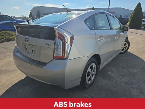 Used 2013 Toyota Prius Three image 8