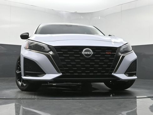 Used 2023 Nissan Altima 2.5 SR FWD image 22