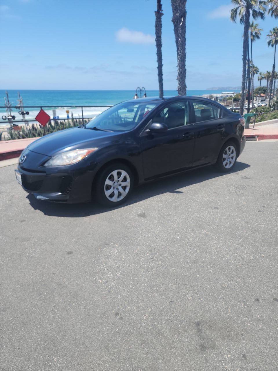 Used 2013 MAZDA MAZDA3 i SV w/ Convenience Pkg FWD image 2