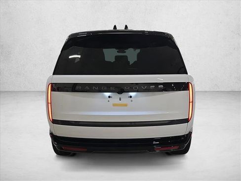 New 2025 Land Rover Range Rover Long Wheelbase SE image 6