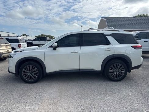 Used 2022 Nissan Pathfinder SL w/ SL Premium Package image 7