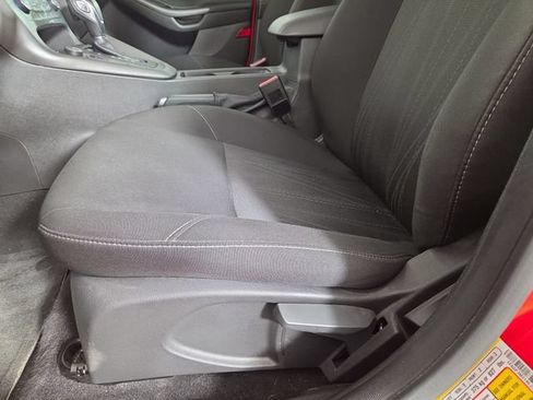 Used 2017 Ford Focus SEL w/ Cold Weather Package FWD image 31