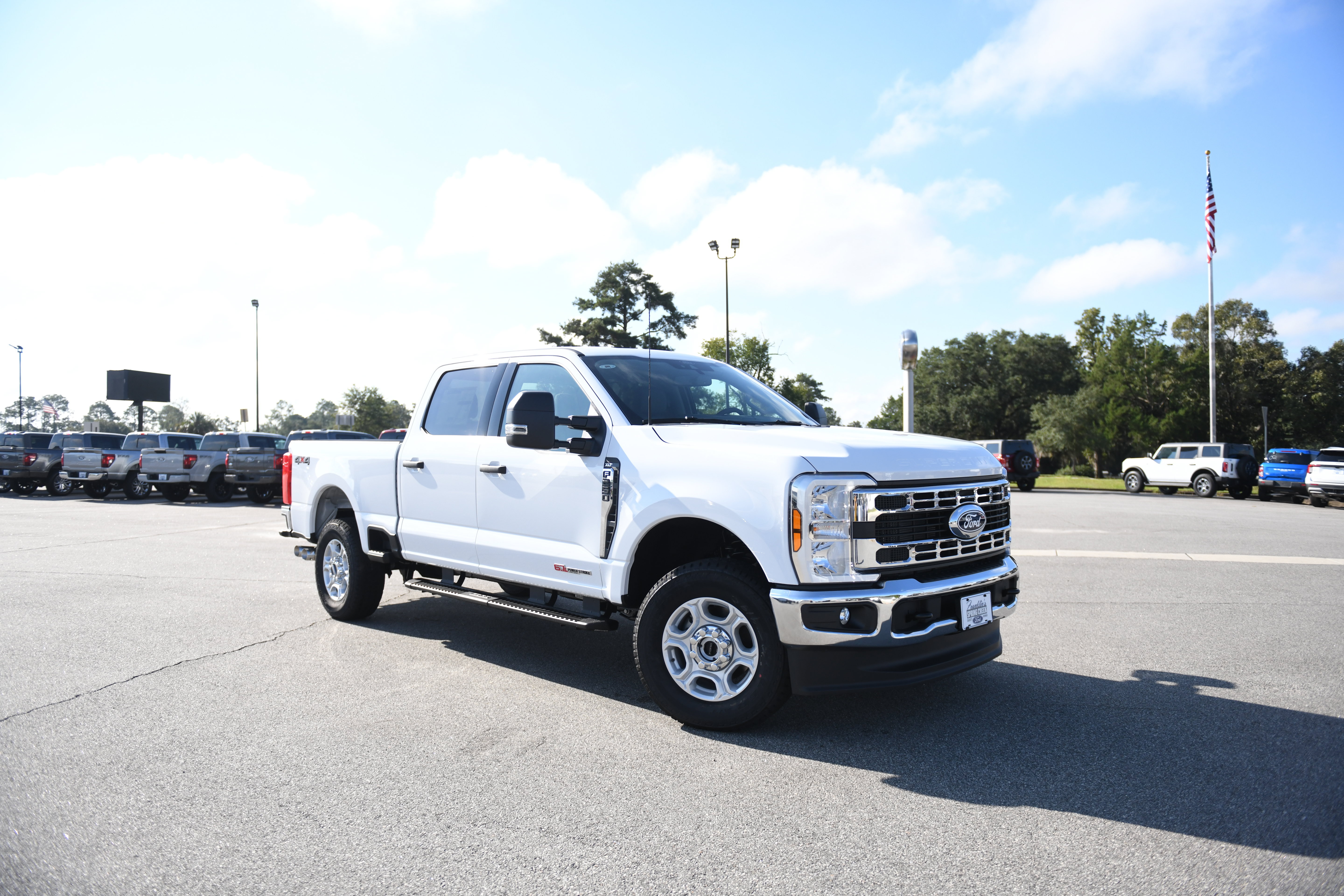 New 2027 Ford F250 XLT w/ F-250 >10K GVWR Package AWD/4WD image 2