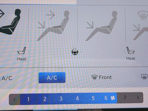 New 2025 Chrysler Pacifica Select image 24